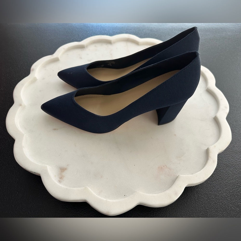 Women’s Marc Fisher Dark Navy Blue Block Heels Size 7M ~ 3 inches - Picture 5 of 7
